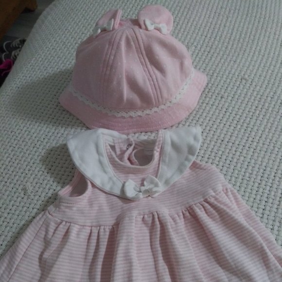 👶2 Beautiful Outfits for 6-9 months - Picture 2 of 7